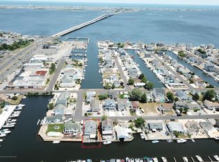 98 Waldron Rd, Toms River, NJ 08753