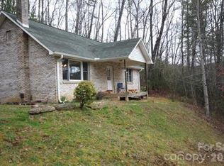 937 Shoal Creek Rd, Balsam Grove, NC 28708