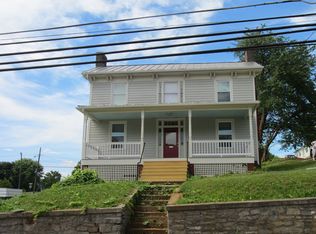 1634 W Beverley St, Staunton, VA 24401