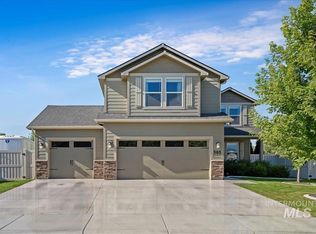 585 Hidden Lake Ct, Middleton, ID 83644
