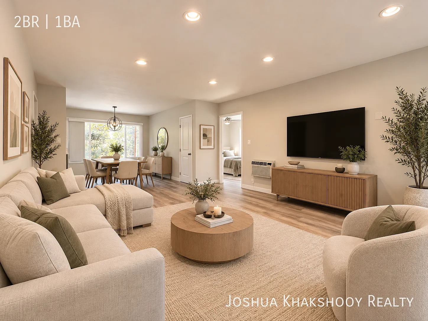 752 N Hayworth Ave — Photo 2