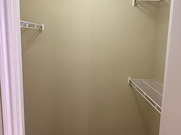 4th image of 3145 Havenbrook Dr #E