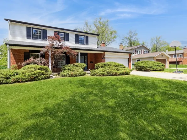 7014 Sierra Dr, Darien, IL 60561