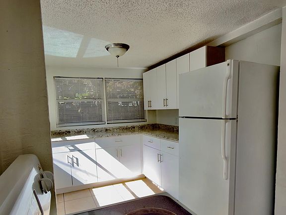 5th image of 1832 NE 49th St