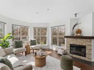 1468 Saint Andrews Ave #206, North Vancouver, BC