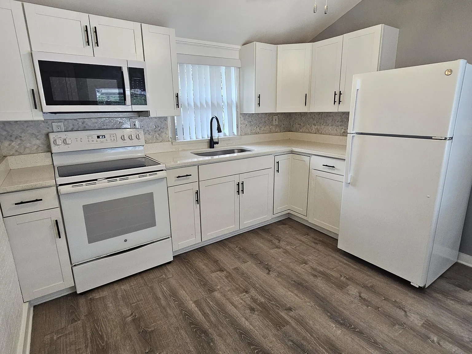 1 bed, 1.0 bath, 400 sqft, $1,500 — Photo 1