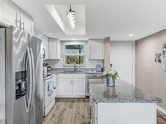 4th image of 16007 Davis Rd APT 524