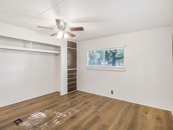 5th image of 110 Mesquite Lane