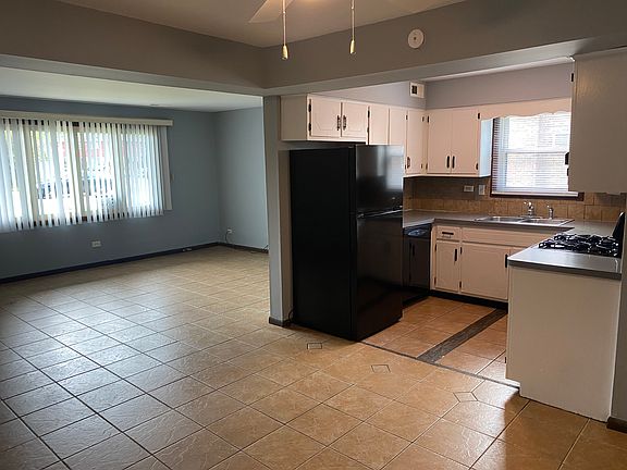 3rd image of 1443 Berg Dr APT 1W