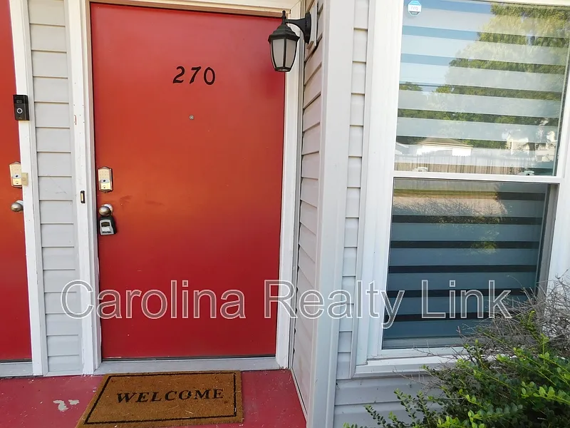 1 bed, 1.0 bath, 841 sqft, $1,300 — Photo 2