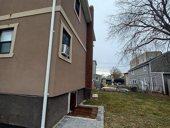 4th image of 13 Clinton Ave