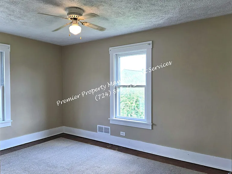 407 Bridge St — Photo 12