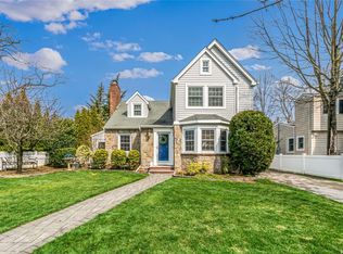 177 Fonda Rd, Rockville Centre, NY 11570