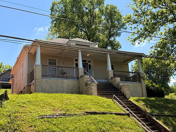 3rd image of 1204 Valley Ave
