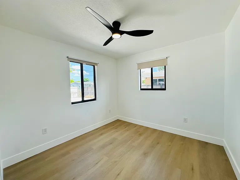 12225 NW 17th Pl — Photo 12