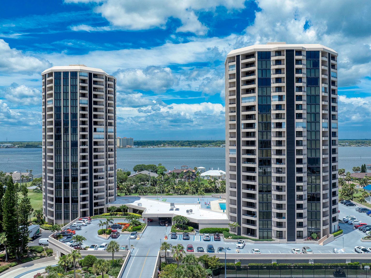 1 Oceans West Blvd APT 2A3