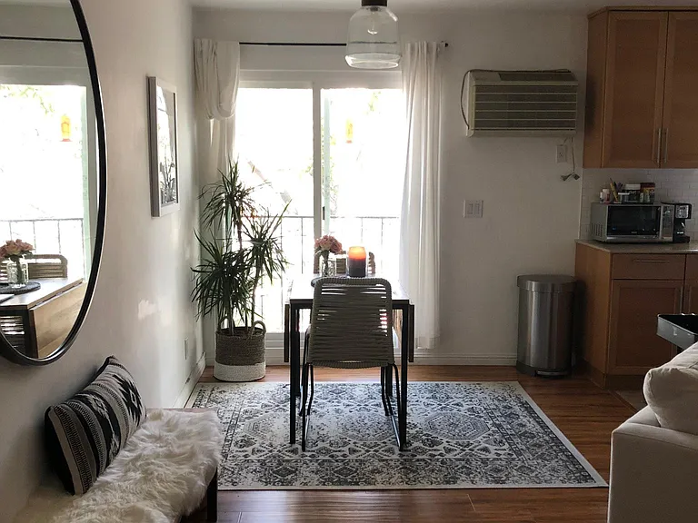 964 Larrabee St #205 — Photo 16