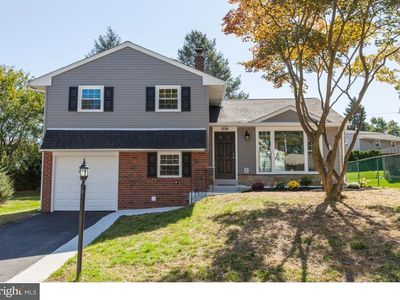 2238 Winding Way, Broomall, PA, 19008