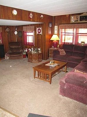 3rd image of 2 Parkwood Dr