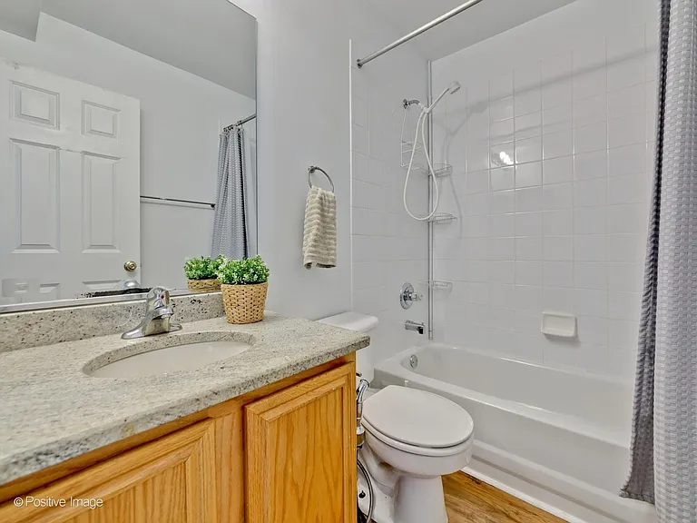 121 Commons Ct — Photo 16