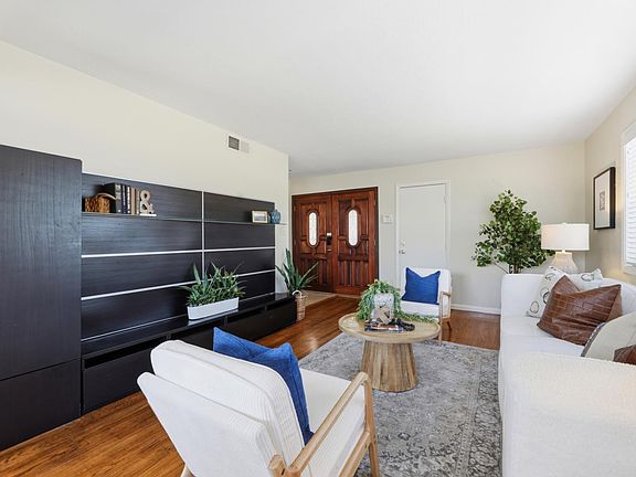 4th image of 3214 Trentwood Way