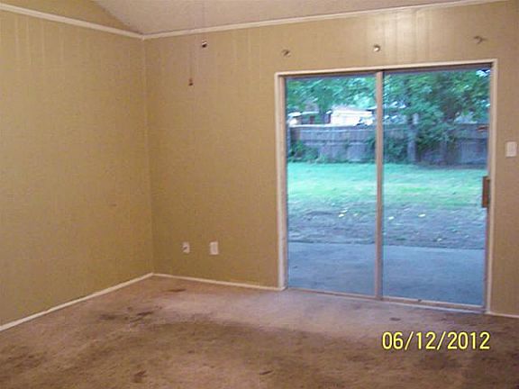 5th image of 2041 Moline Dr
