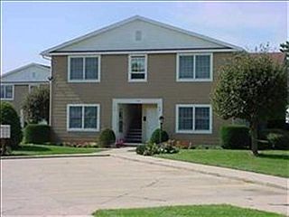 1st image of 1105 Court Ln APT D