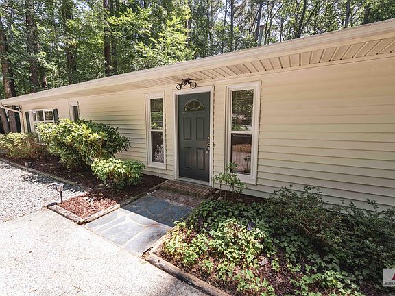2nd image of 4 Winterberry Way
