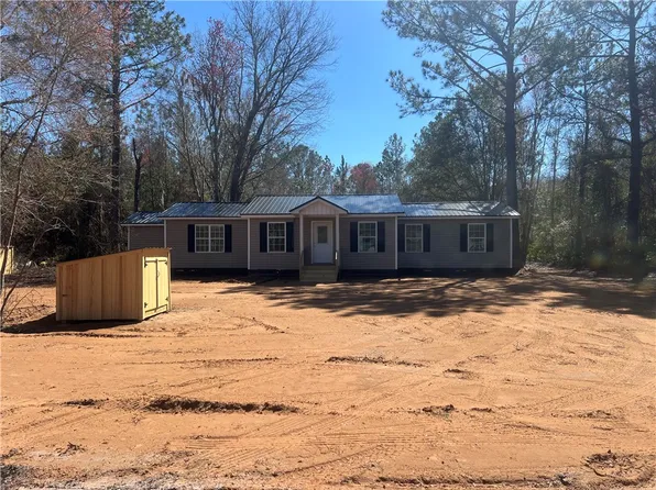 1108 Chicora Rd, Waynesville, GA 31566