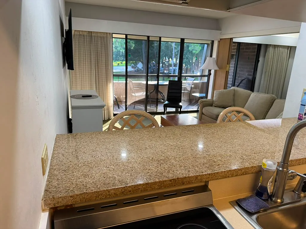 Studio, 530 sqft, $1,350 — Photo 2