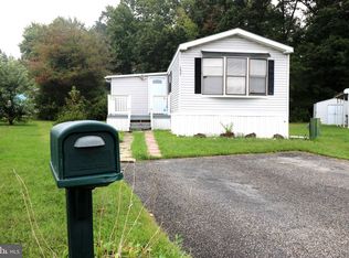 137 Cowhide Cir, Middle River, MD 21220