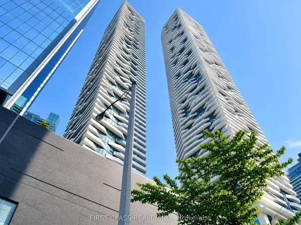 100 Harbour St, Toronto, ON