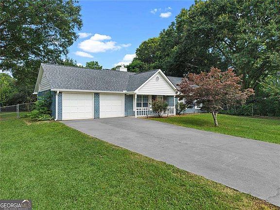 2nd image of 24 Green Acre Ln