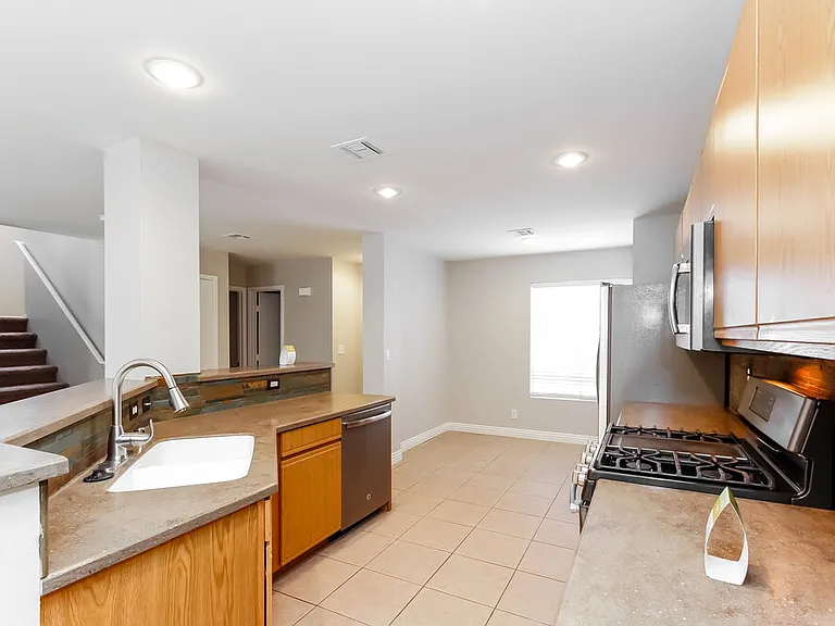733 Red Bark Ln — Photo 6