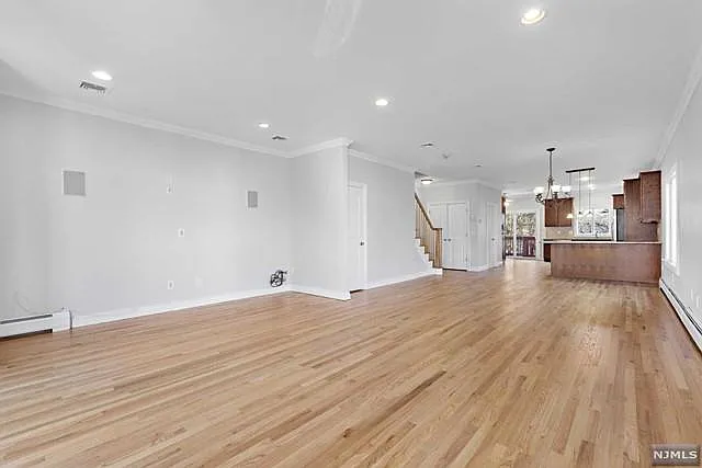 376 Aurora Ave #A — Photo 8