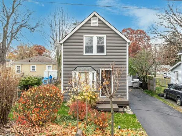 2419 Fordham St, Keego Harbor, MI 48320