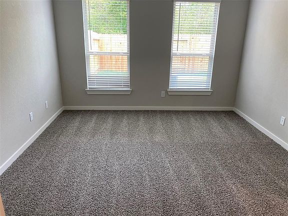 5th image of 9749 Grosbeak Ln