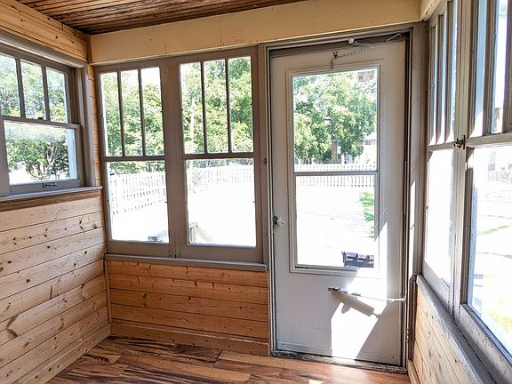 2nd image of 863 Lincoln Ave #857