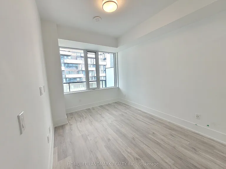 480 Front St W #1810 — Photo 6