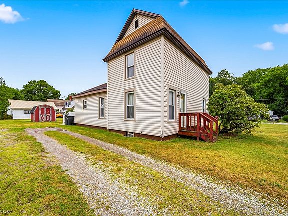 3rd image of 400 Jennie St