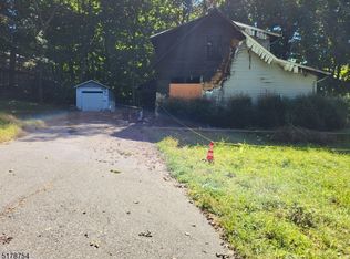 238 Hamburg Tpke, Bloomingdale, NJ 07403