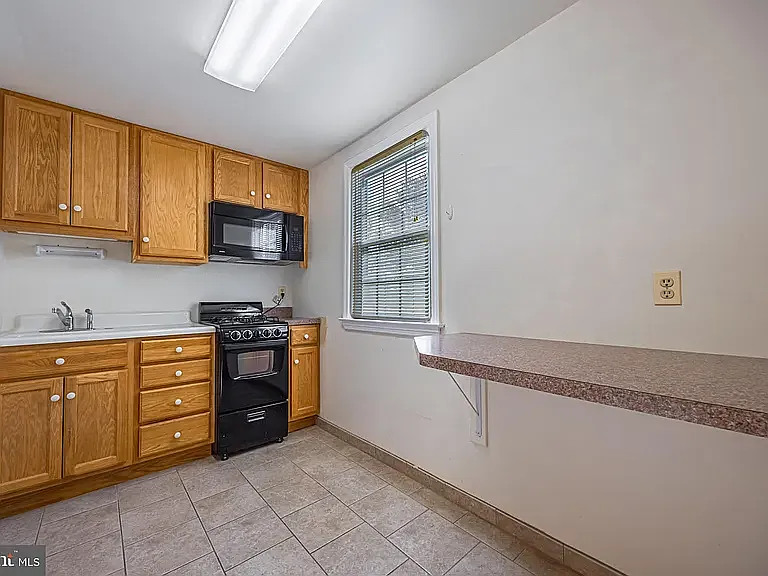 1243 Linden Ave #2 — Photo 8