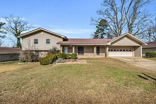415 Forrest Ct Photo 1