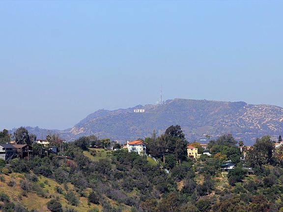You can see the Hollywood sign from the balcony!
