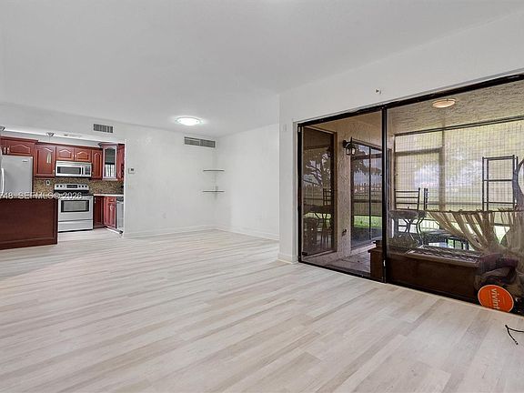 4th image of 20310 NE 3rd Ct APT 7