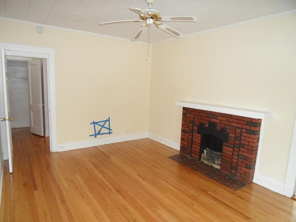 1st image of 6308 N Lakewood Ave #2