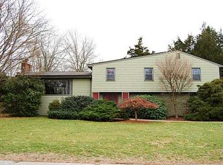 6 Noble Ave, Barrington, RI 02806