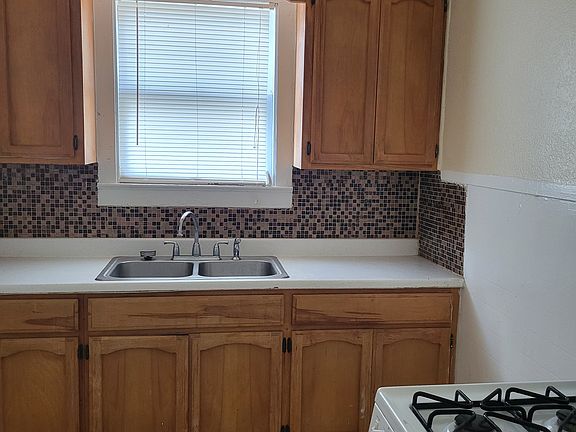 4th image of 310 Avant Ave