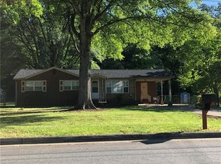 6016 Carver Blvd, Charlotte, NC 28269