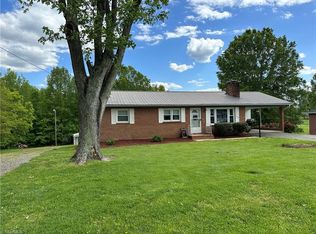 1085 Vanka Dr, Pinnacle, NC 27043